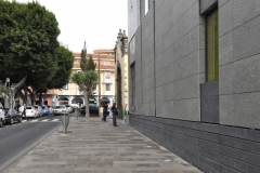 Acera Frente a Plaza