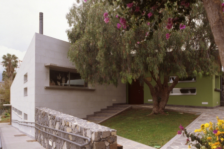 patio y acceso a planta alta1